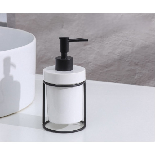 Дозатор «Геометрика» 250мл черн 4785326